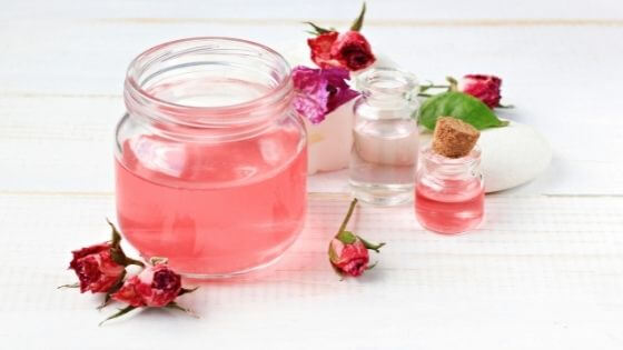 Usos del agua de rosas